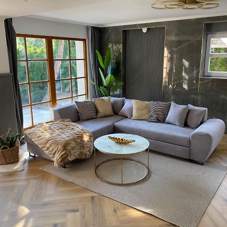 Serenity Prague Villa With Garden Jacuzzi ภายนอก รูปภาพ