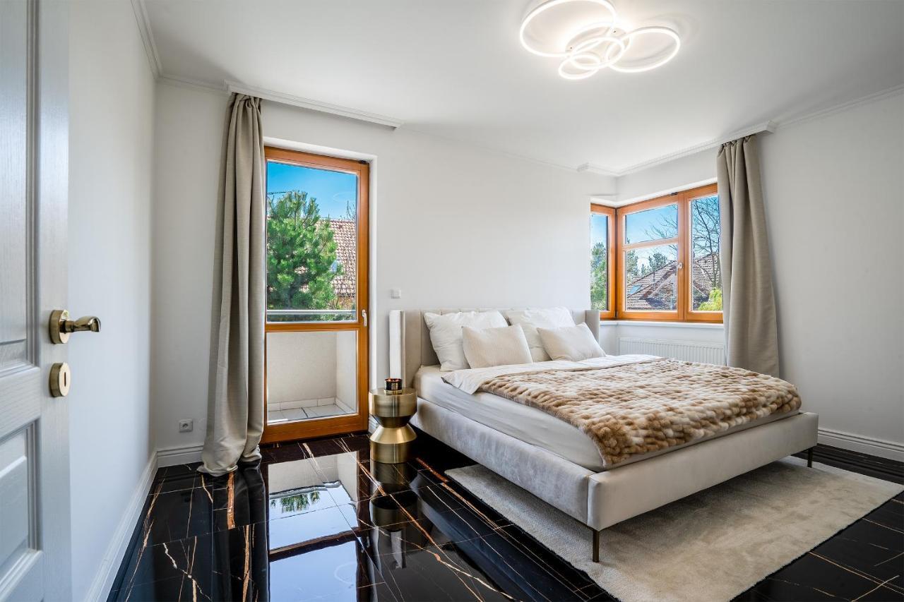 Serenity Prague Villa With Garden Jacuzzi ภายนอก รูปภาพ