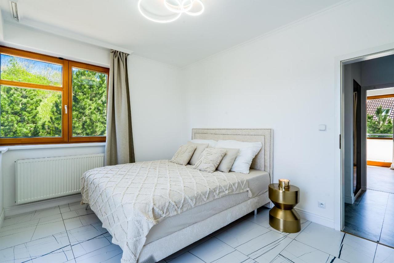 Serenity Prague Villa With Garden Jacuzzi ภายนอก รูปภาพ