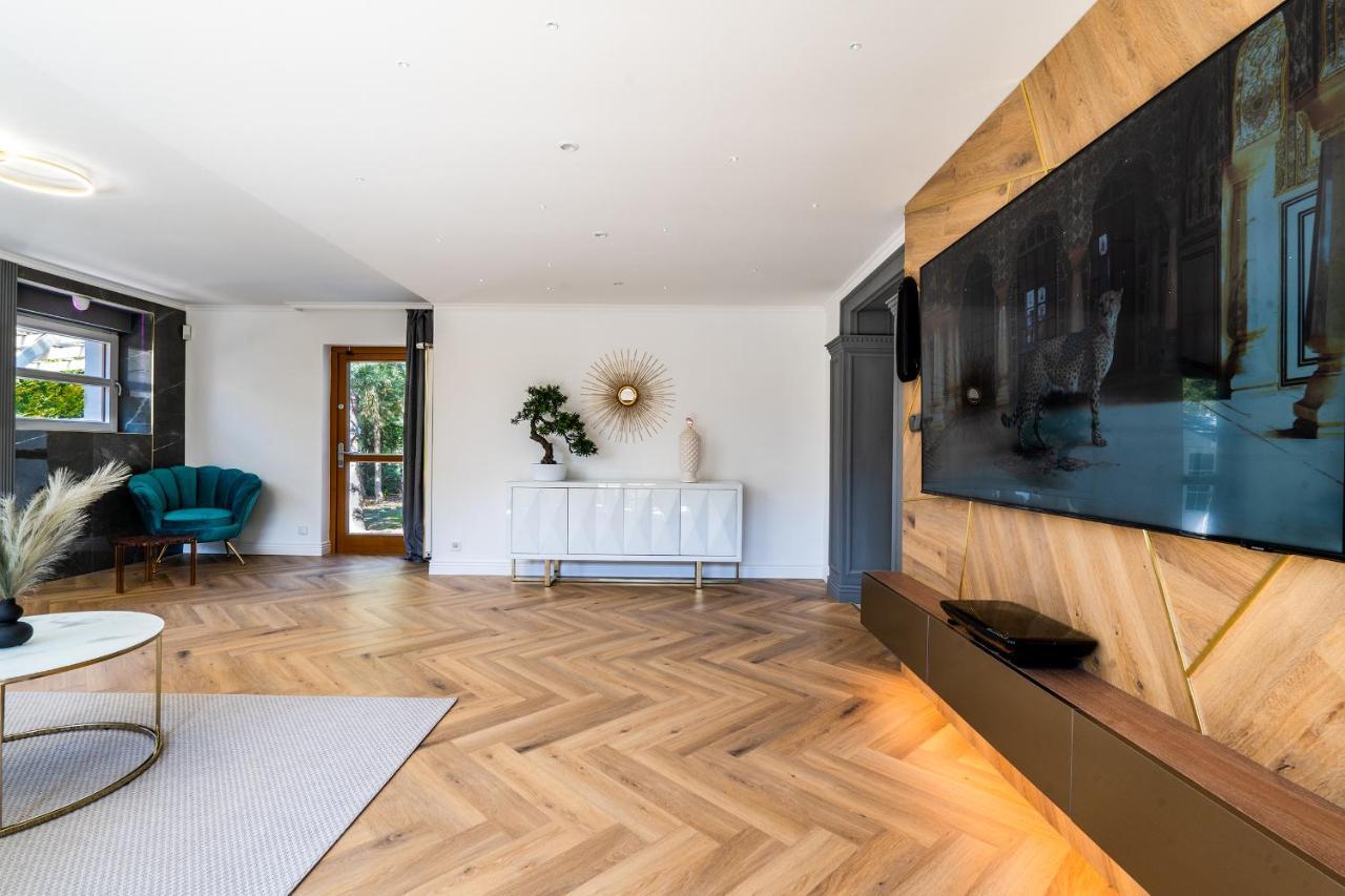 Serenity Prague Villa With Garden Jacuzzi ภายนอก รูปภาพ