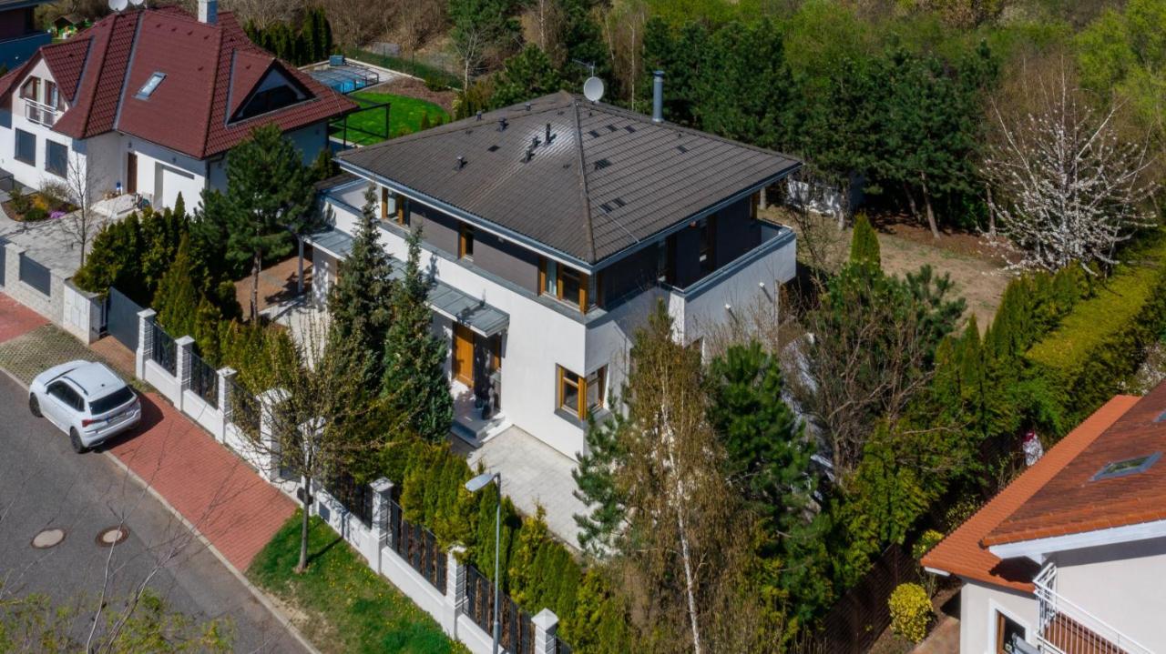 Serenity Prague Villa With Garden Jacuzzi ภายนอก รูปภาพ