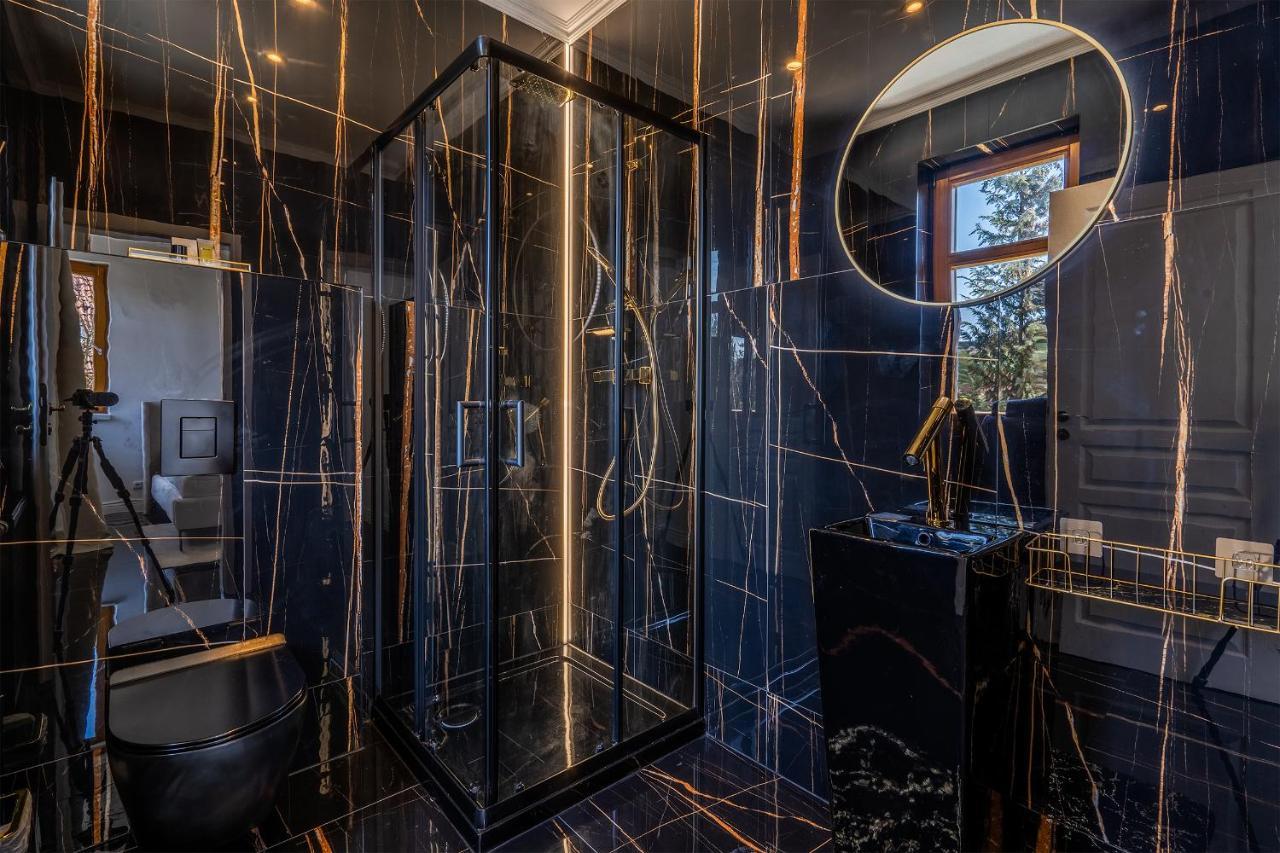 Serenity Prague Villa With Garden Jacuzzi ภายนอก รูปภาพ