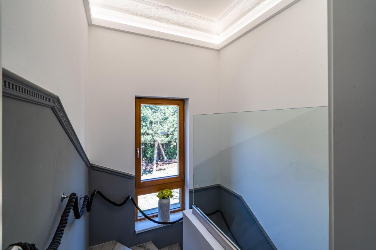 Serenity Prague Villa With Garden Jacuzzi ภายนอก รูปภาพ