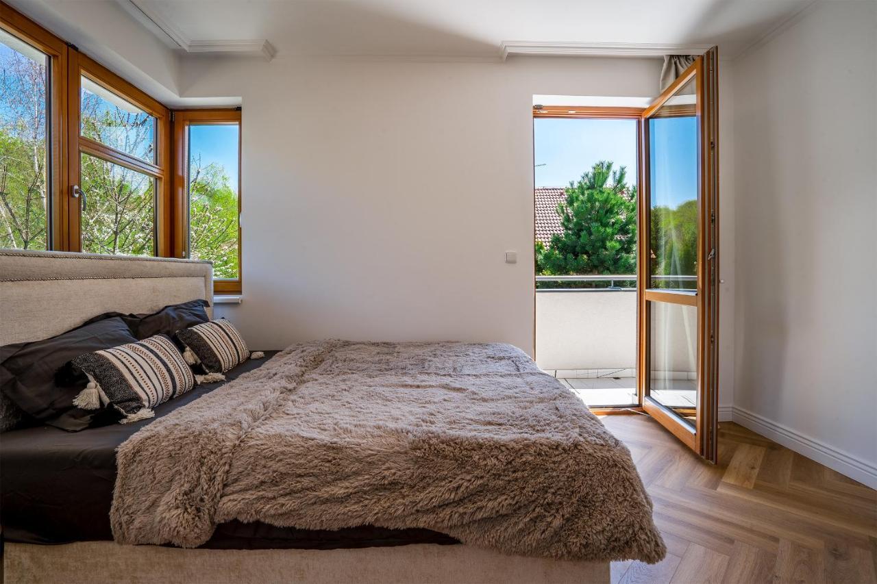 Serenity Prague Villa With Garden Jacuzzi ภายนอก รูปภาพ