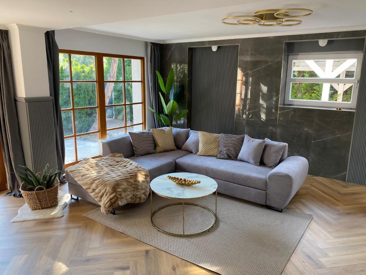 Serenity Prague Villa With Garden Jacuzzi ภายนอก รูปภาพ